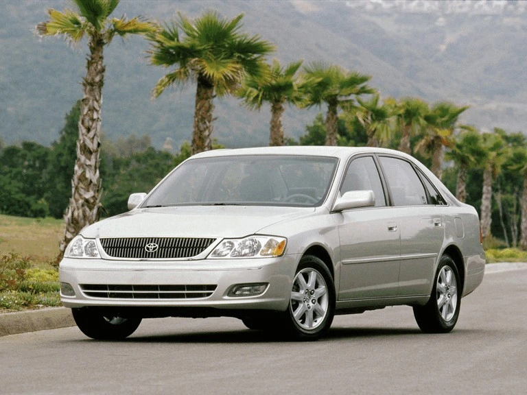 مشخصات فنی تویوتا آوالون نسل دوم Toyota Avalon 2000