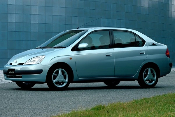 مشخصات فنی تویوتا پریوس Toyata Prius