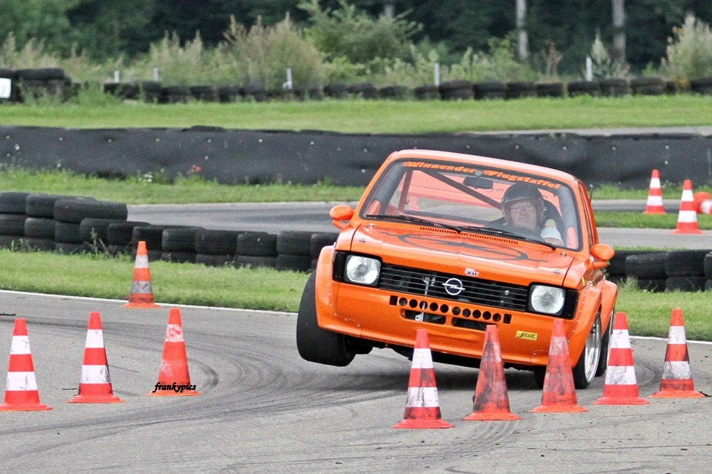 مسابقات اسلالوم Slalom racing