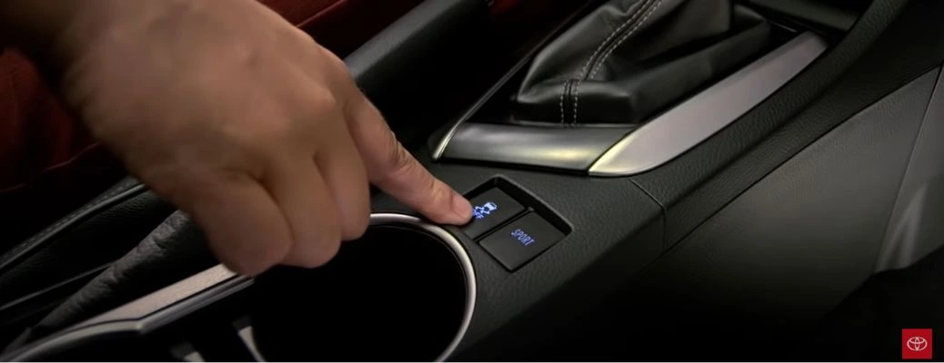 سیستم کنترل کشش TRAC